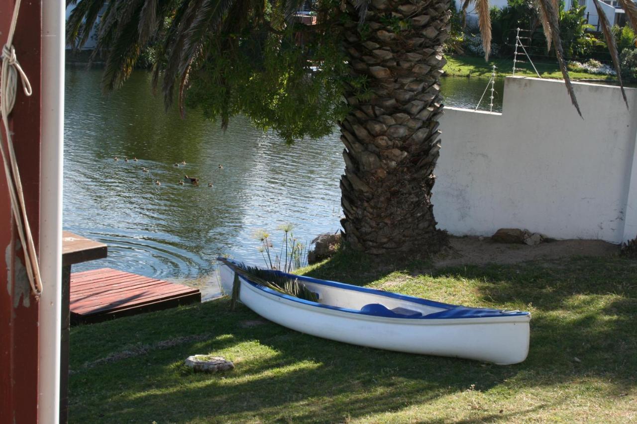 Vlei Cove Guesthouse เคปทาวน์ ภายนอก รูปภาพ