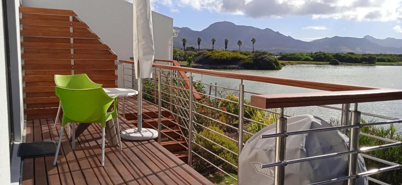 Vlei Cove Guesthouse เคปทาวน์ ภายนอก รูปภาพ