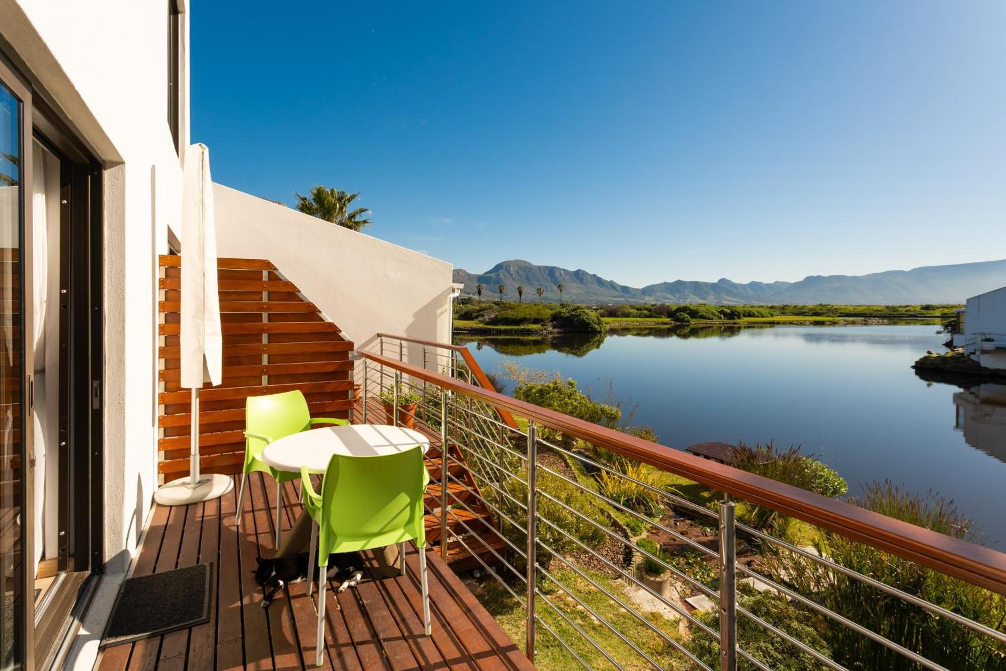 Vlei Cove Guesthouse เคปทาวน์ ภายนอก รูปภาพ