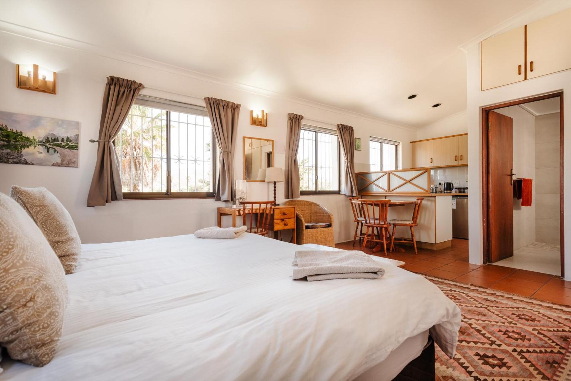 Vlei Cove Guesthouse เคปทาวน์ ภายนอก รูปภาพ
