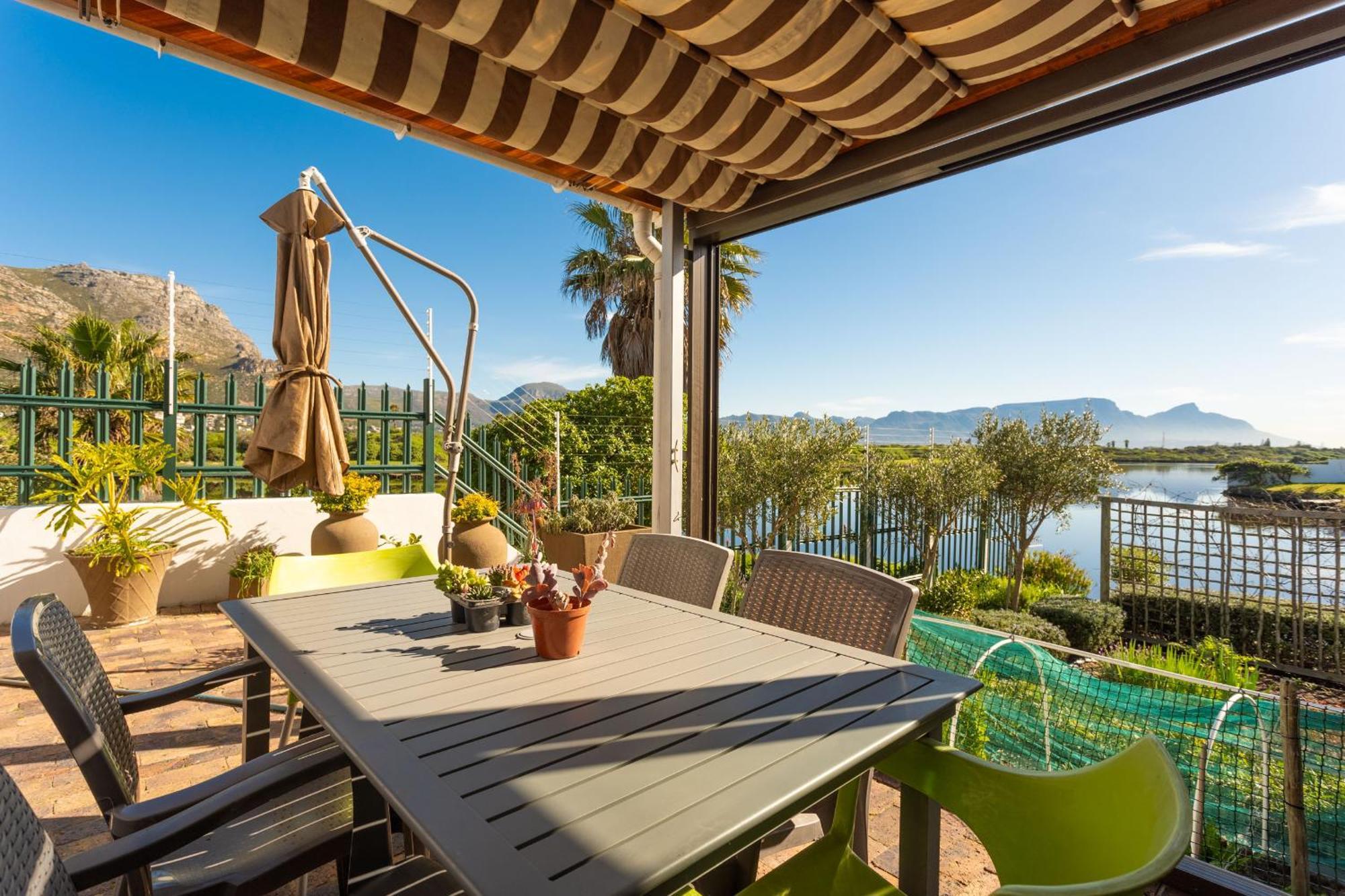 Vlei Cove Guesthouse เคปทาวน์ ภายนอก รูปภาพ